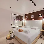 Appartamento Intimate With Air Conditioner & Jacuzzi 2br 6p Montmartre